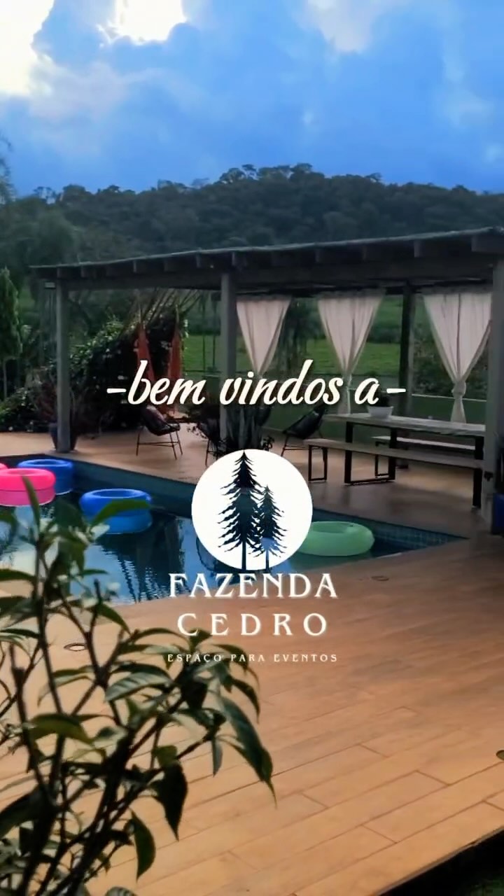 Casamento à beira do lago