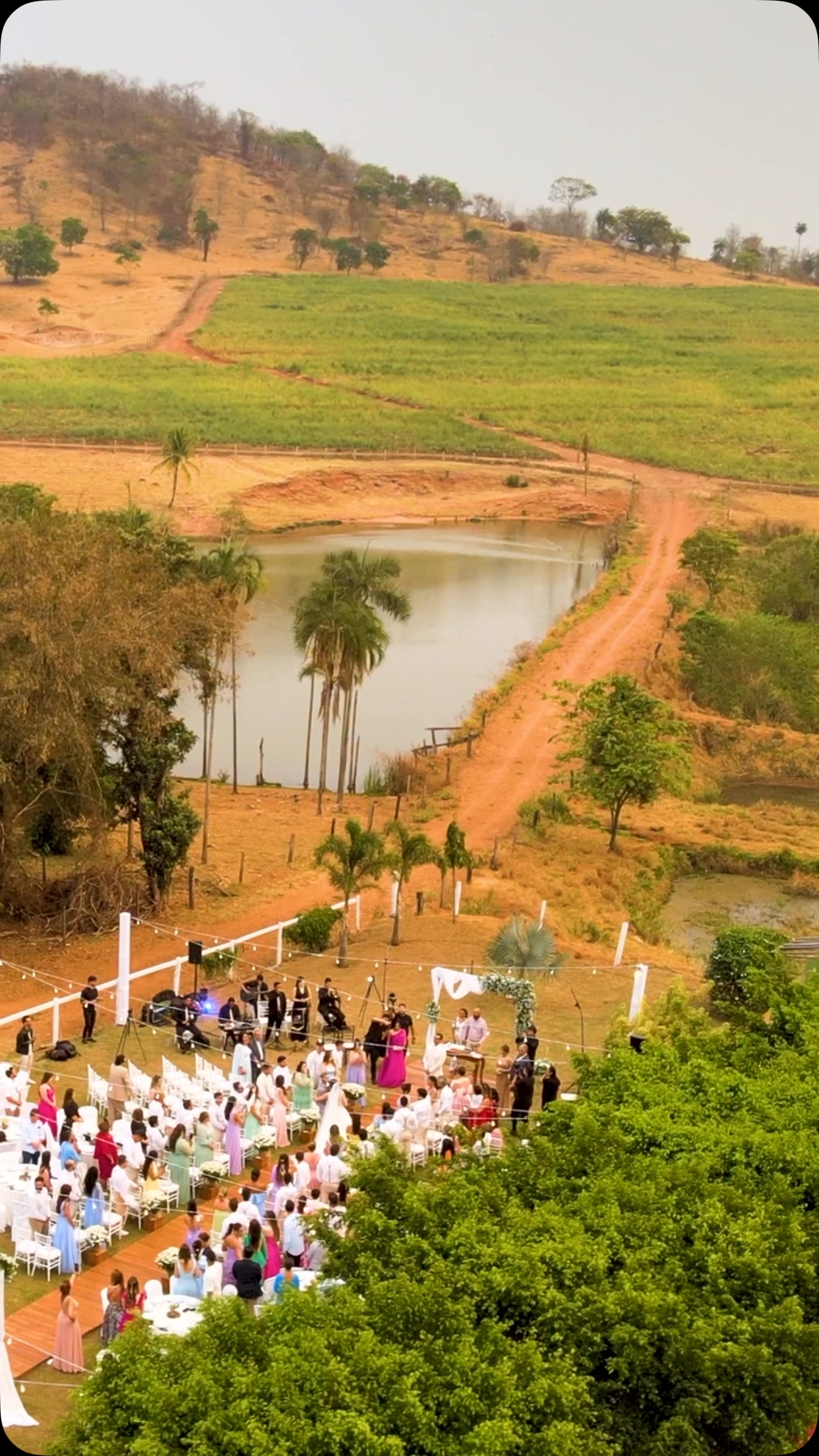 Pôr do sol na fazenda